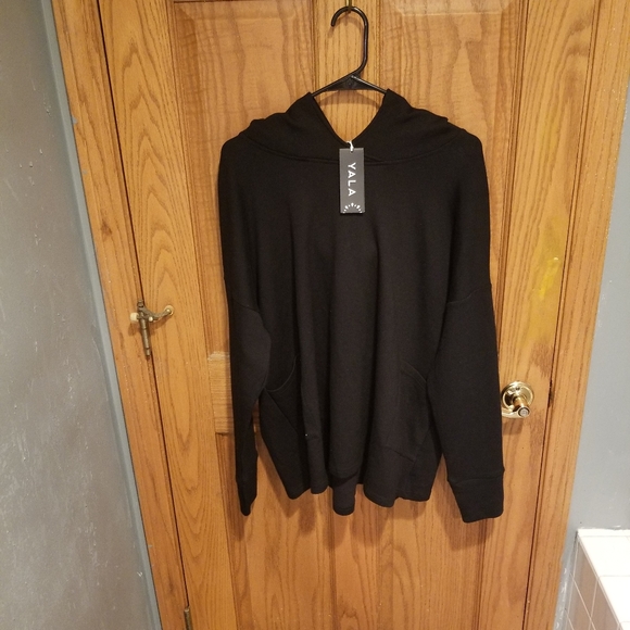 Yala Other - NWT Xlarge Women's  black yala 2 pocket hoodie